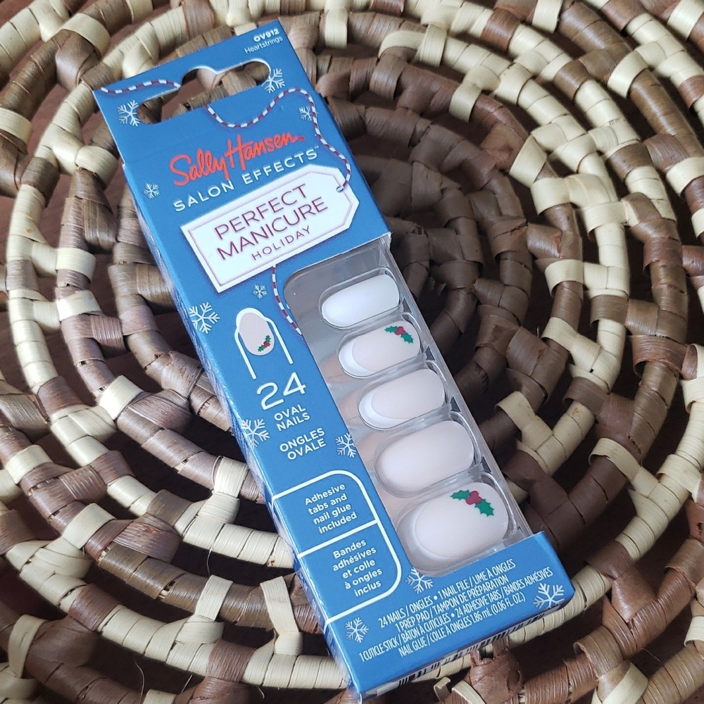 Sally Hansen NWT Salon Effects Holiday Nails - Limited Edition